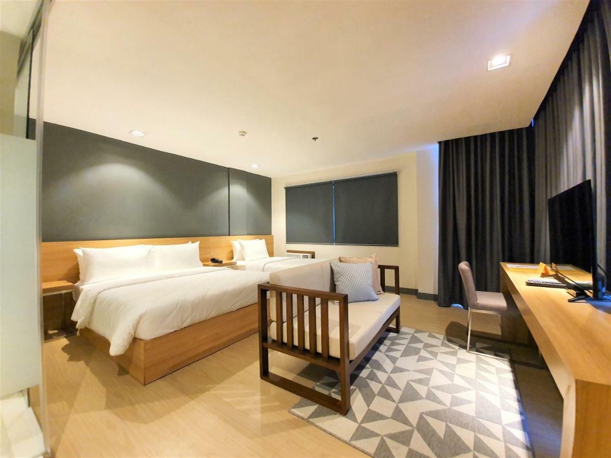 The Upperroom @ Real Suites Баколод Екстериор снимка