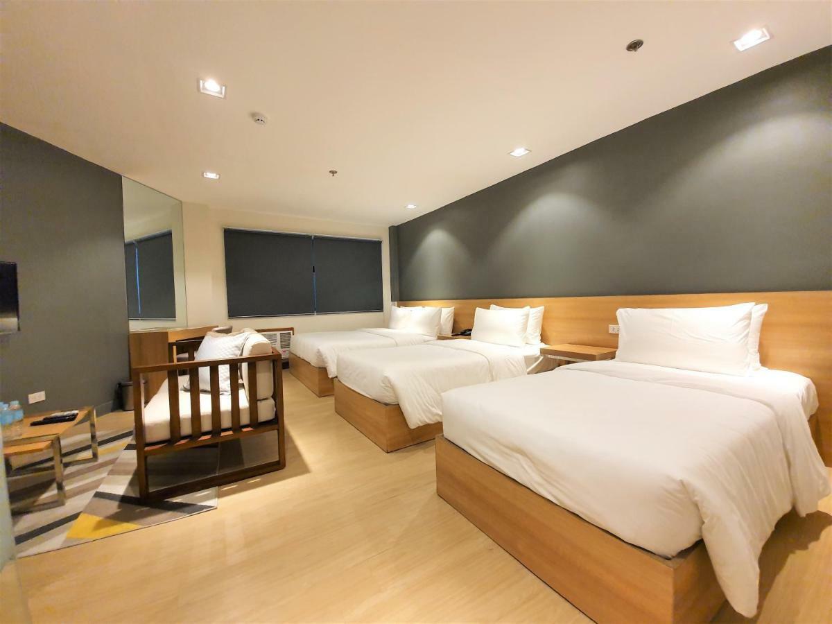 The Upperroom @ Real Suites Баколод Екстериор снимка