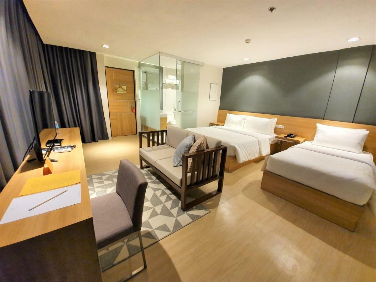 The Upperroom @ Real Suites Баколод Екстериор снимка