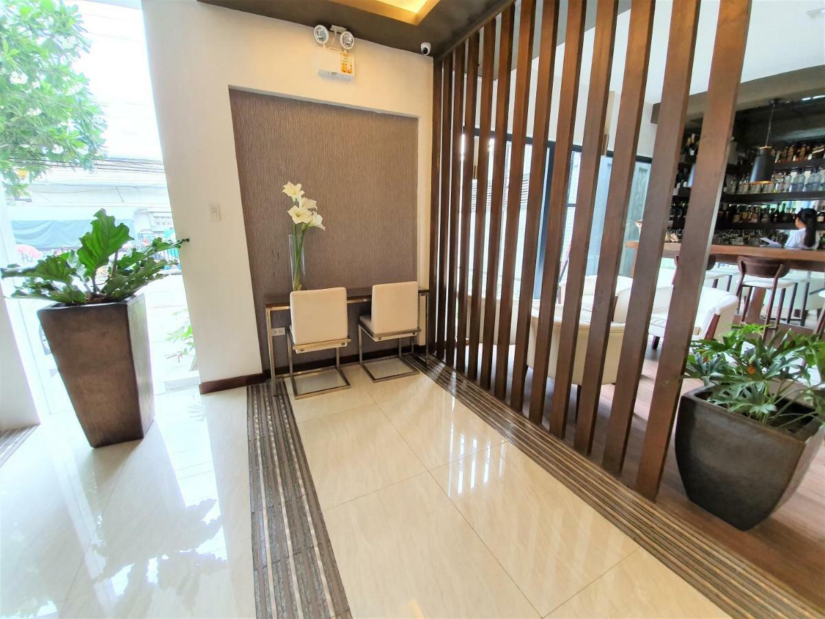 The Upperroom @ Real Suites Баколод Екстериор снимка