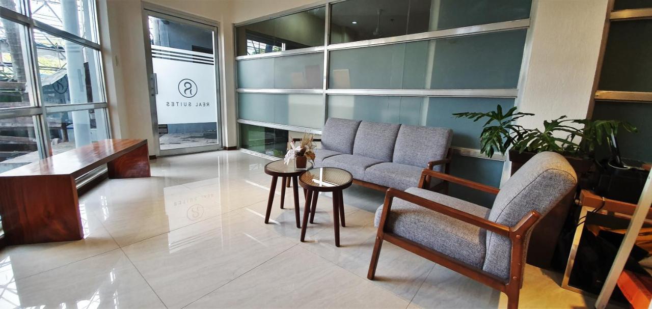 The Upperroom @ Real Suites Баколод Екстериор снимка