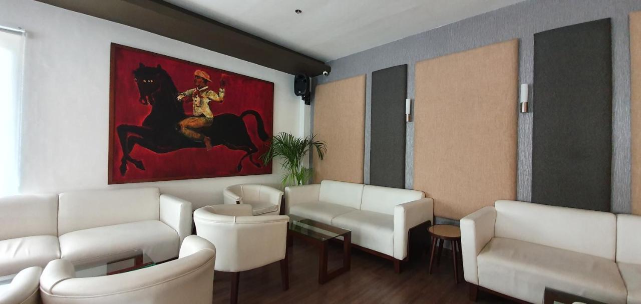 The Upperroom @ Real Suites Баколод Екстериор снимка